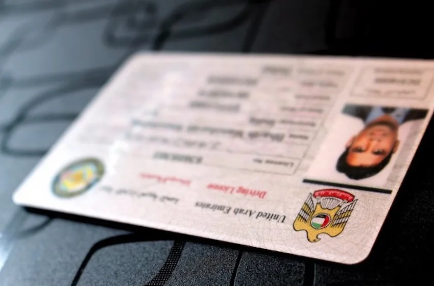 Comment transférer son permis de conduire français à Dubai ?