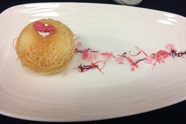  Recette de chef : kunafa croustillant, mousse de kashta et loukoum à la rose.