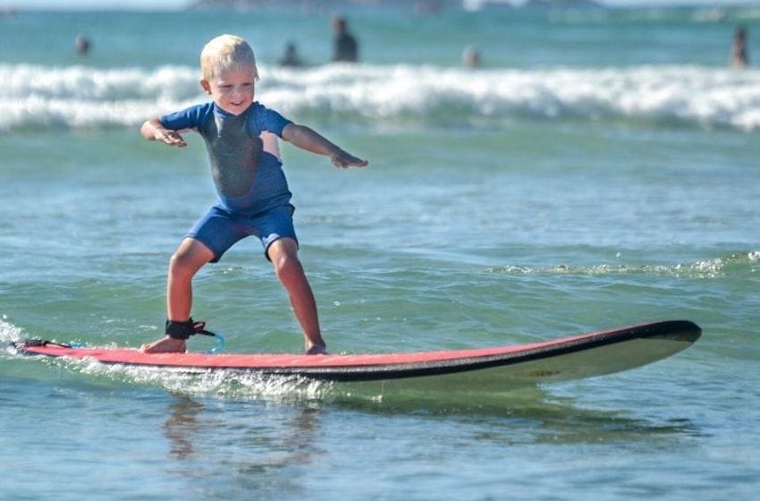 Enfant surf à dubai