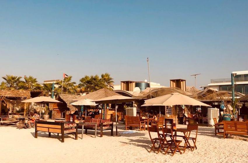 Les restaurants sur la plage à faire en famille ou entre amis !