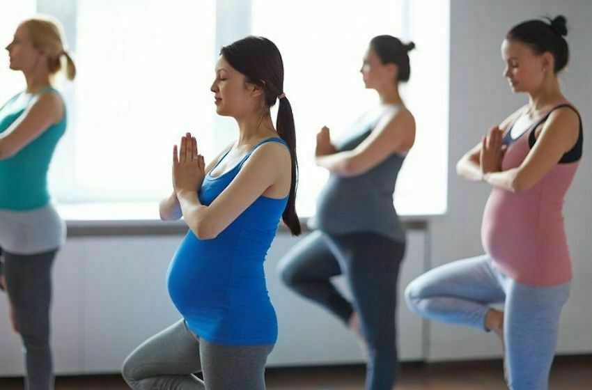 Cours de Yoga prénatal.