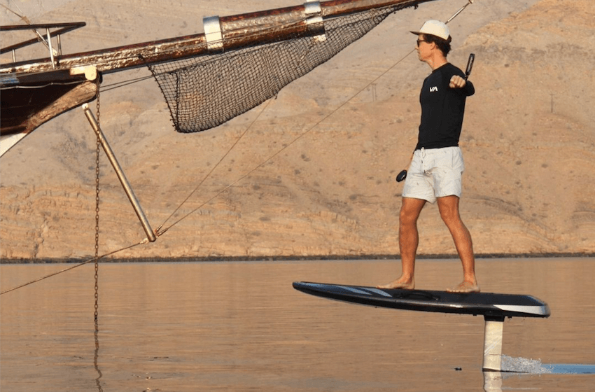 Expérience : session E-Foil à Dubai, volez au-dessus de l’eau !