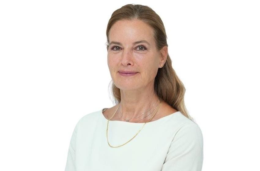 Dr Carole Azzam, Chirurgienne Plasticienne