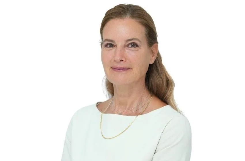 Dr Carole Azzam, Chirurgienne Plasticienne