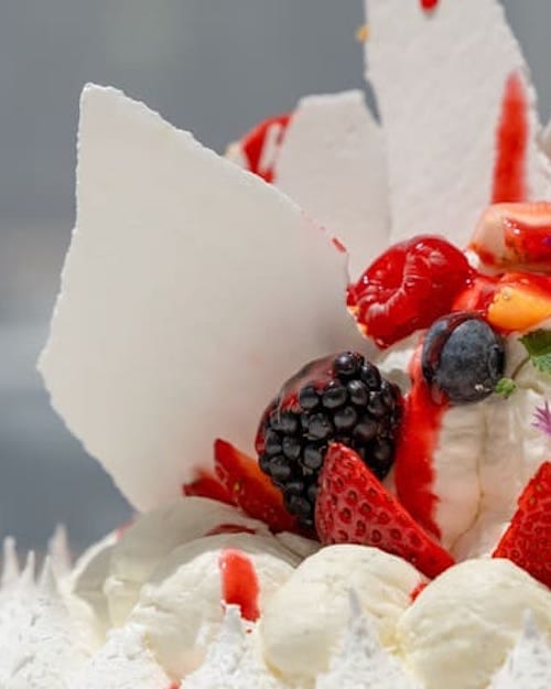 pavlova dessert