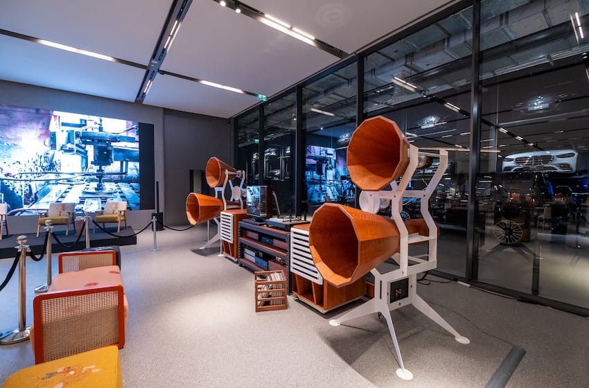dubai showroom voiture