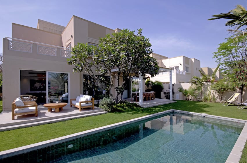 jardin avec piscine à dubai