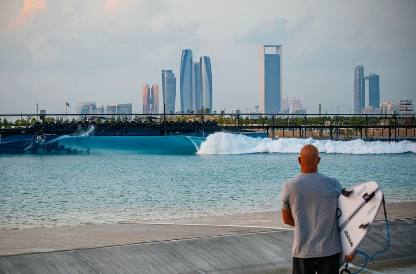 faire du surf à Abu Dhabi 