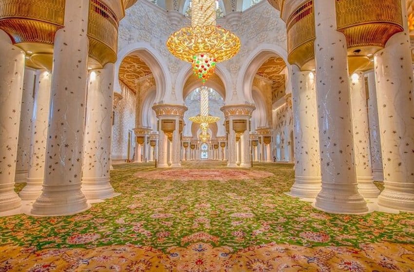 visite intérieur mosquée  salle de prière 