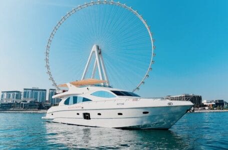 faire du bateau à Dubai