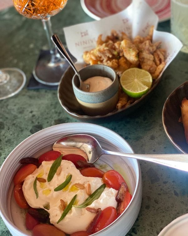 burrata tomate et dattes ninive beach